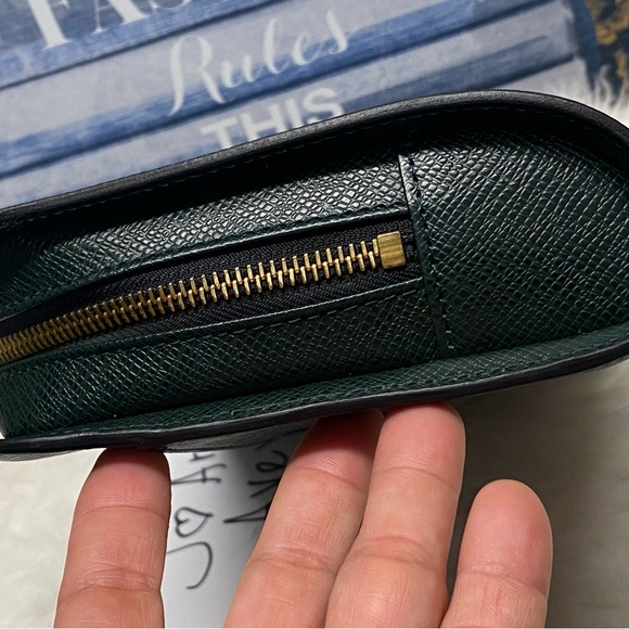 💕💕💕SOLD💕💕💕
🤩🤩🤩ORSAY TAUGA GREEN CLUTCH🤩🤩🤩 - Picture 2 of 16